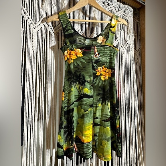 Dresses & Skirts - Vintage bodycon dress!​​​​​​